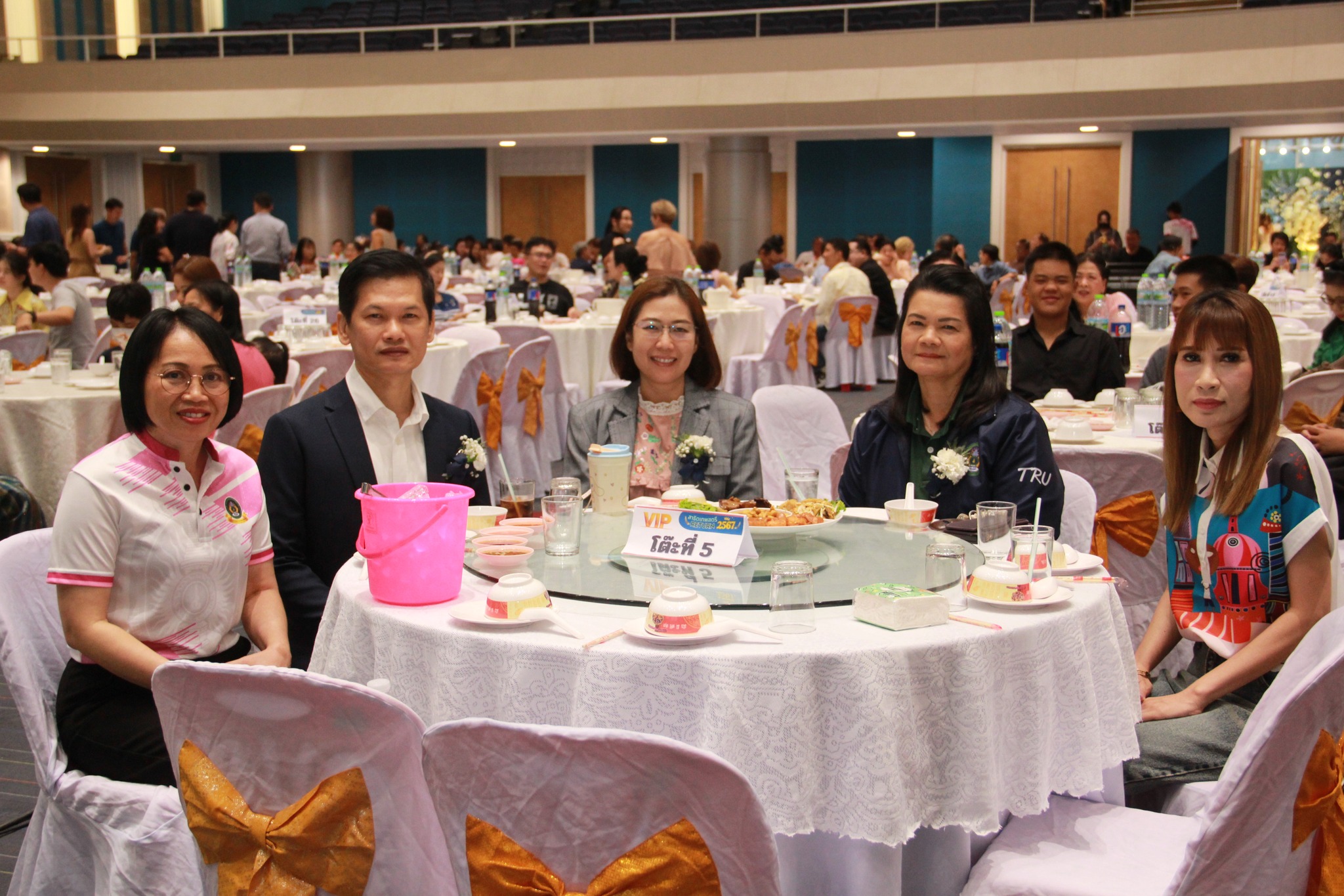 จัดงาน “สาธิตเทพสตรี RETURN 2567” ณ ห้องประชุมพระนารายณ์ อาคารรัตนเทพสตรี มหาวิทยาลัยราชภัฏเทพสตรี  โดยได้รับเกียรติจาก ผศ.ดร.กันยา บาร์นท์ อธิการบดีมหาวิทยาลัยราชภัฏเทพสตรี เป็นประธานเปิดงาน