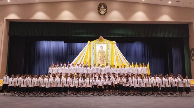 คณะผู้บริหาร ครู และบุคลากรของโรงเรียน เข้าร่วมพิธีพิธีถวายพระพรชัยมงคล พระบาทสมเด็จพระเจ้าอยู่หัว เนื่องในโอกาสมหามงคลเฉลิมพระชนมพรรษา 28 กรกฎาคม 2568
